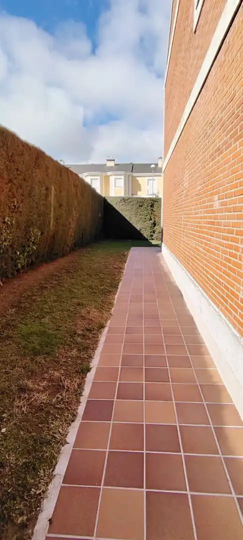 Jardín de Casa o chalet en venta en Santa Marta de Tormes con Calefacción, Jardín privado y Parquet