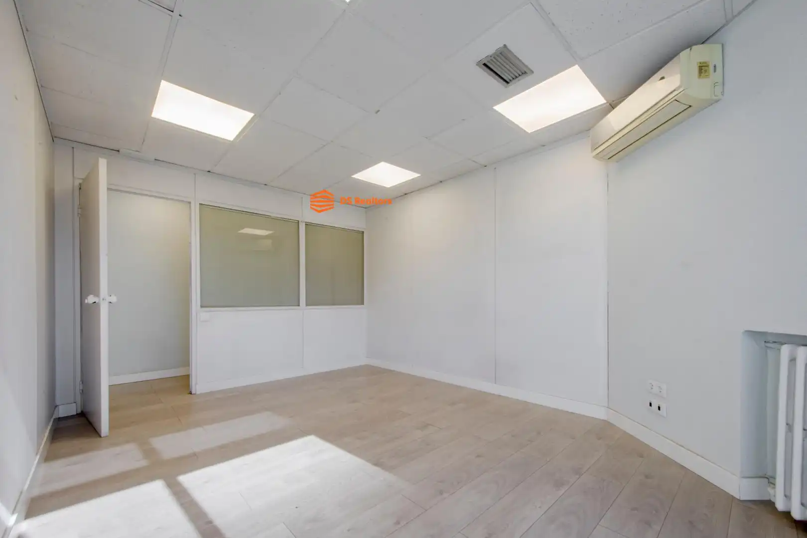 Flat for sale in Madrid  with Air Conditioner and Heating