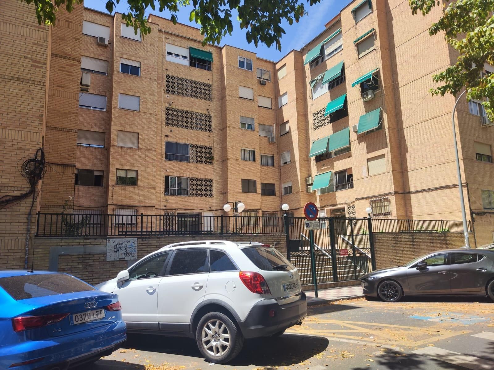 Exterior view of Flat to rent in  Granada Capital  with Air Conditioner, Heating and Balcony