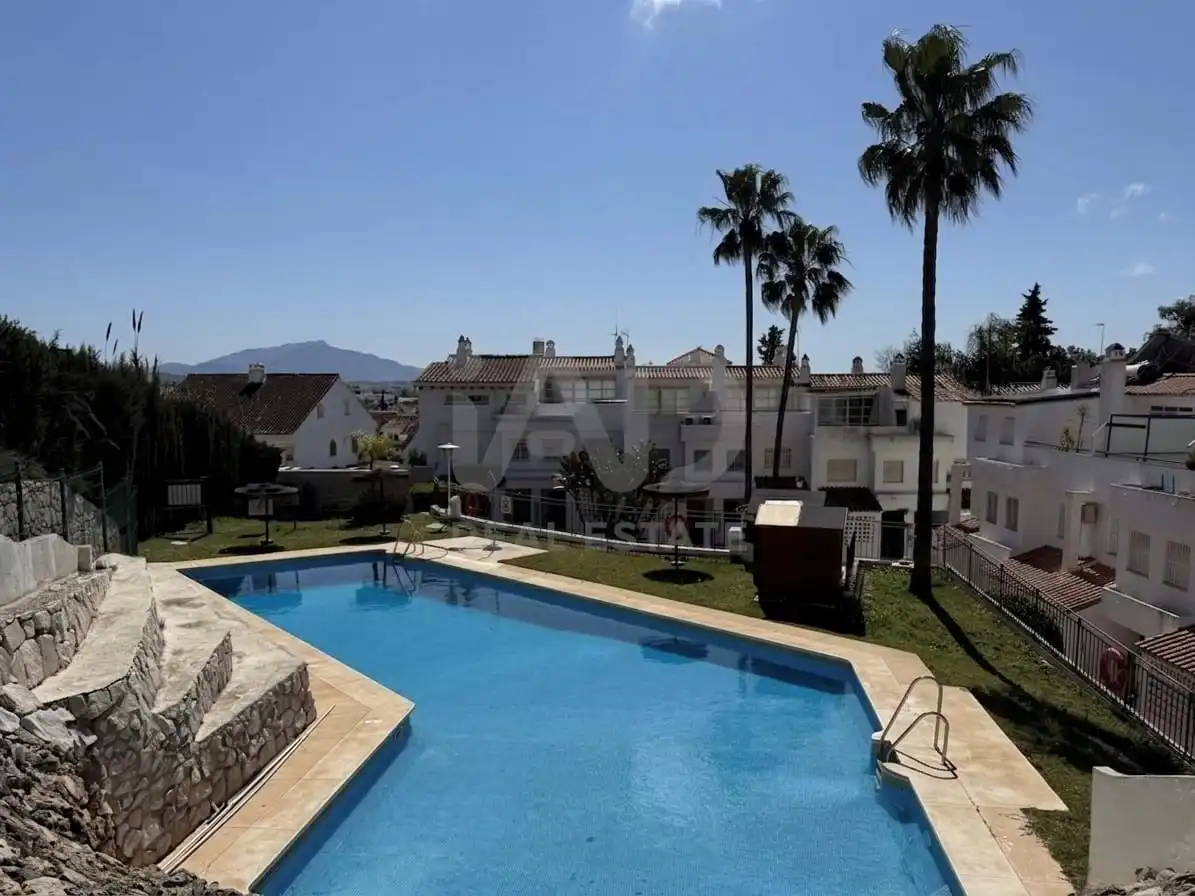 Vista exterior de Casa adosada en venda en Mijas amb Aire condicionat, Calefacció i Terrassa