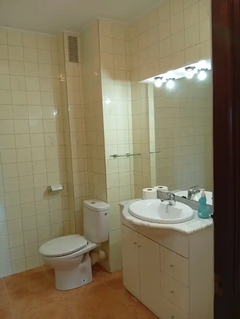 Baño de Piso en venta en Lugo con Parquet, Trastero y Amueblado