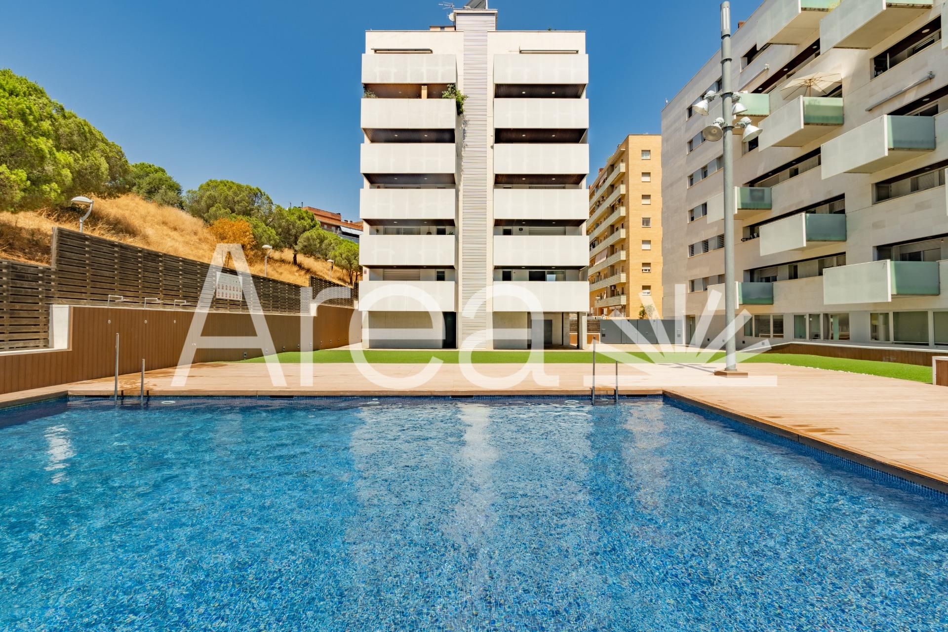 Swimming pool of Flat for sale in Mataró  with Private garden, Terrace and Balcony