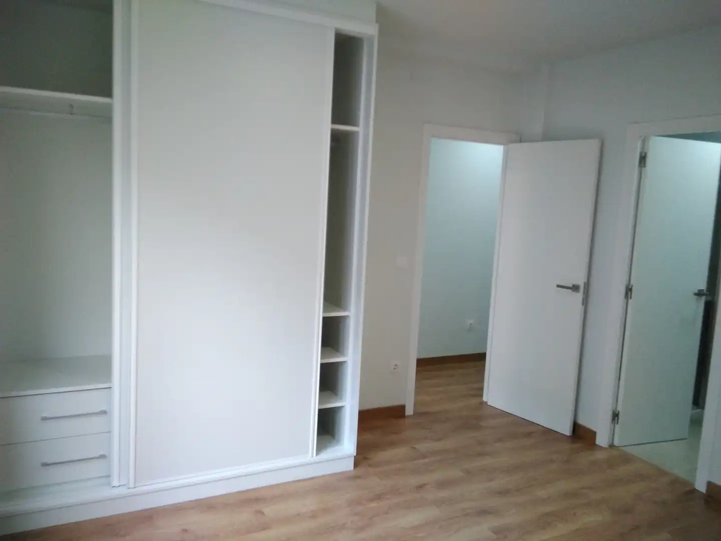Schlafzimmer von Wohnung zum Verkauf in Vigo  mit Heizung