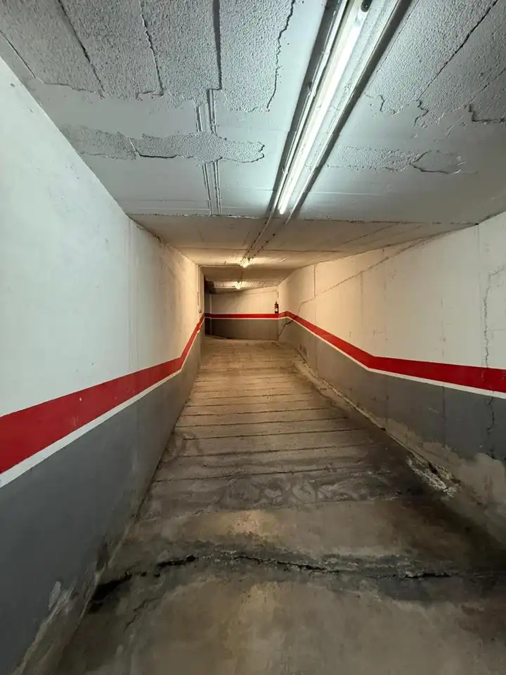 Parkplatz zur Miete in Carrer de Maials, imagen 4