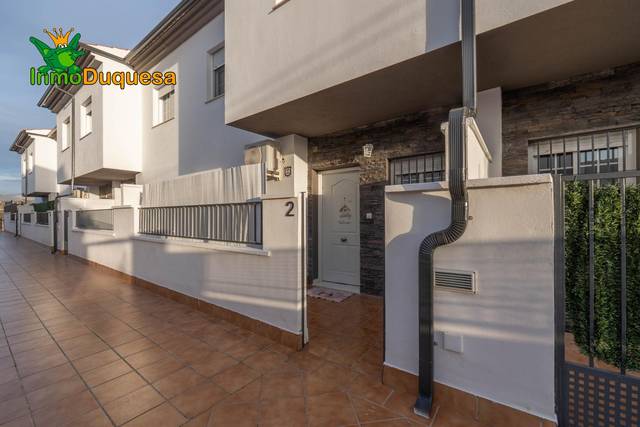 Casa adosada en Venta en Gójar