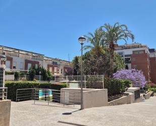 Vista exterior de Pis en venda en Paterna amb Aire condicionat, Calefacció i Jardí privat