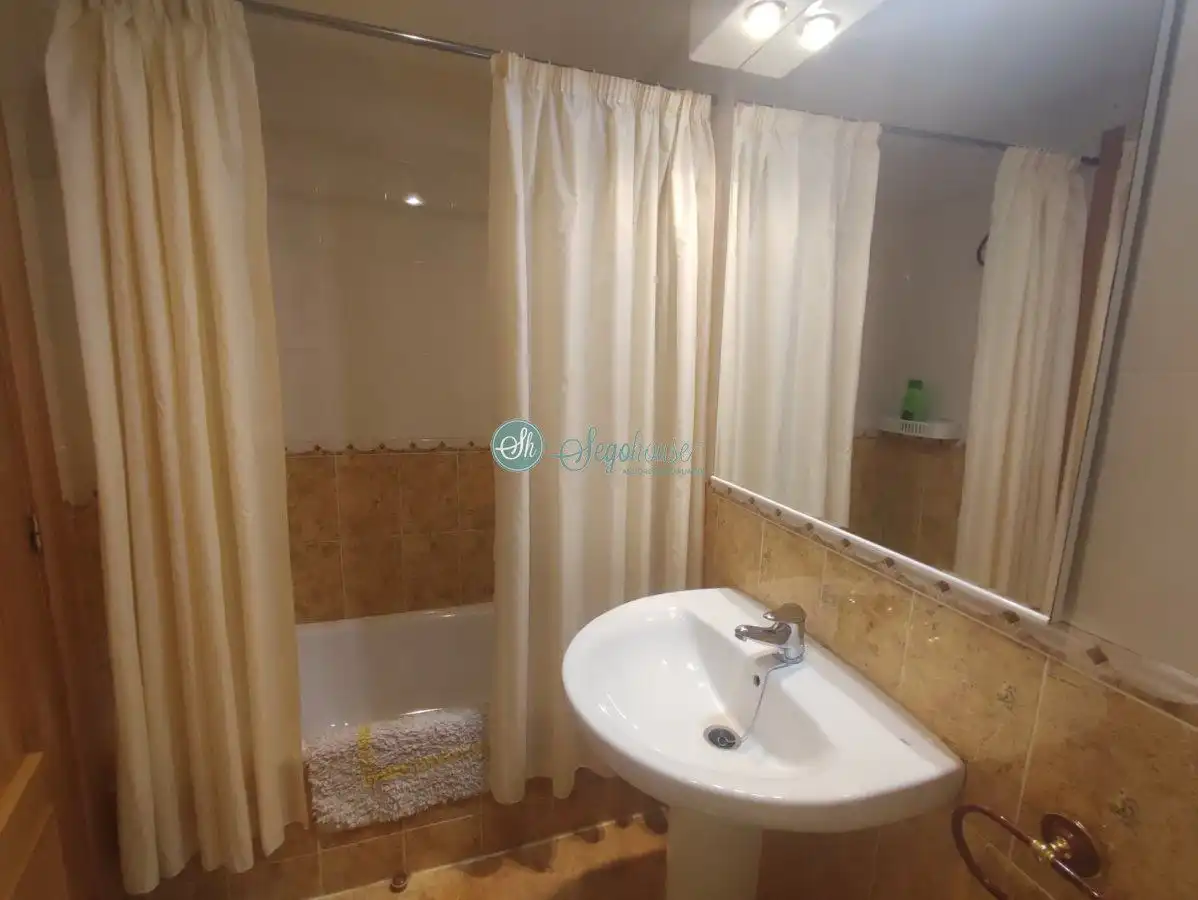 Bathroom of Flat for sale in Palazuelos de Eresma  with Heating, Storage room and Community pool