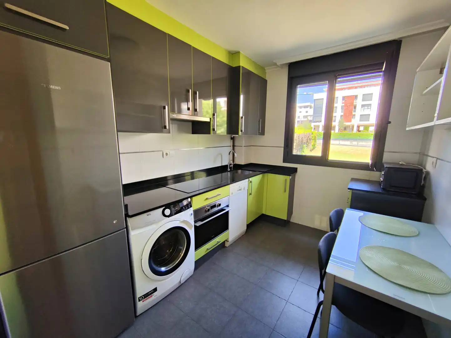 Cocina de Piso de alquiler en Santander con Calefacción, Parquet y Trastero