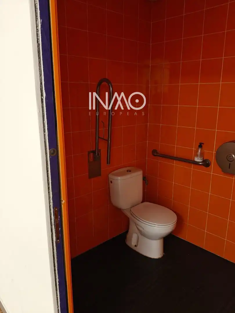 Business premises to rent in Francesc Macia, imagen 5