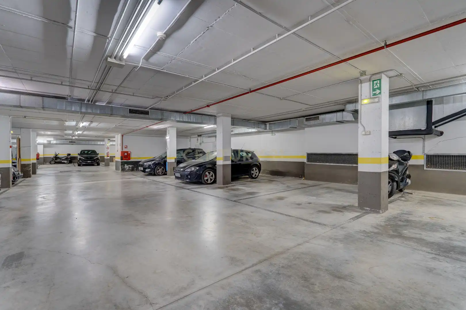 Parking de Dúplex en venta en Irun  con Trastero, Horno y Lavadora