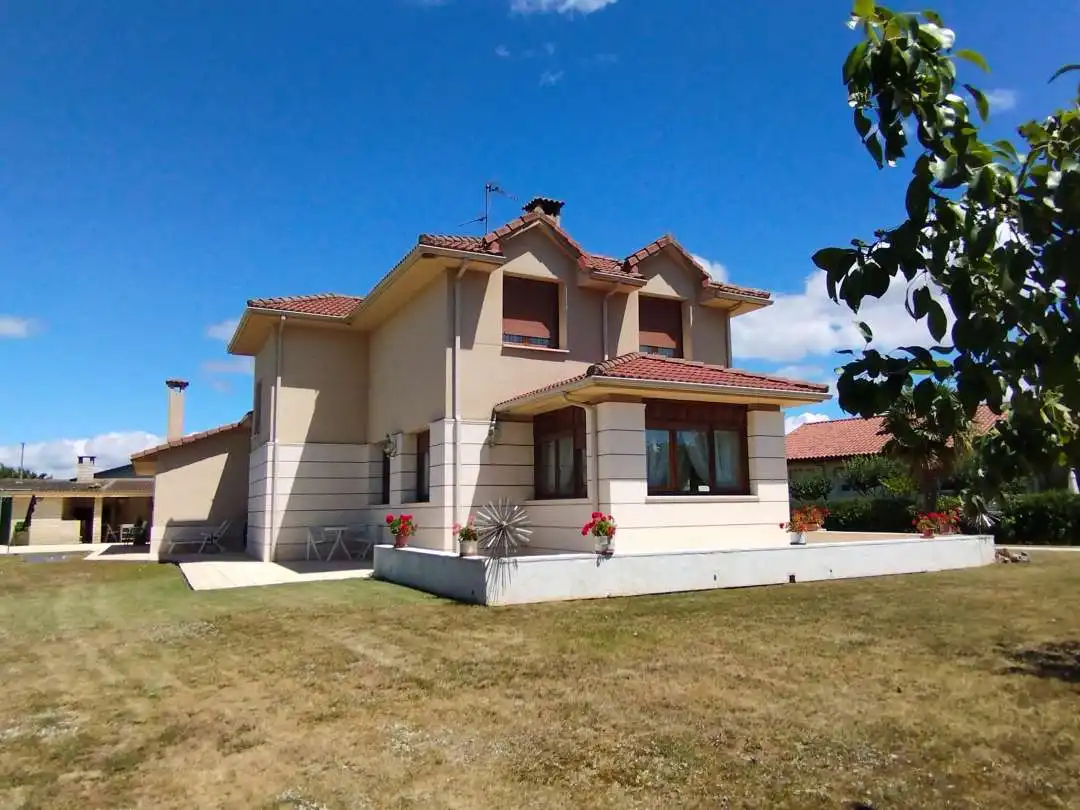 Chalet en venta en Medina de Pomar, imagen 2