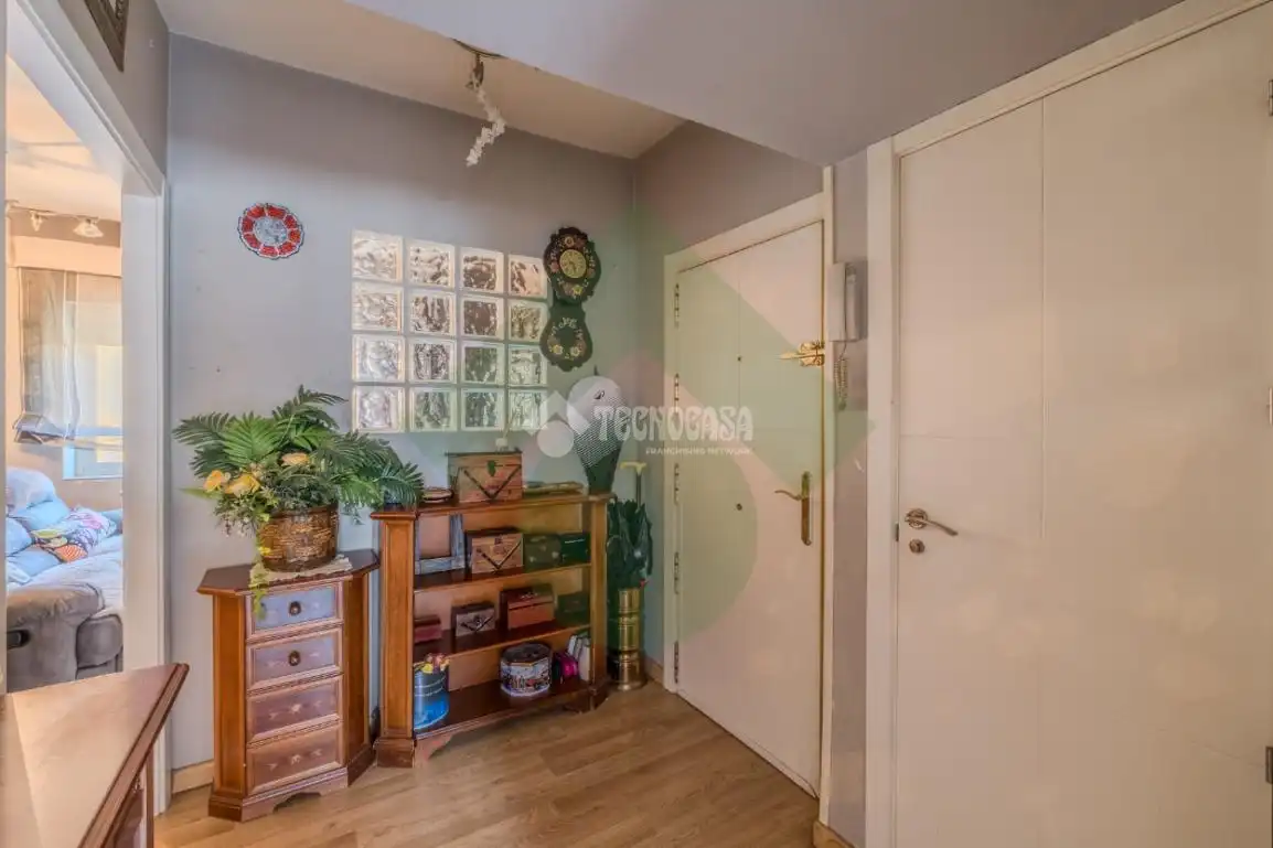 Flat for sale in Madrid  with Air Conditioner and Heating