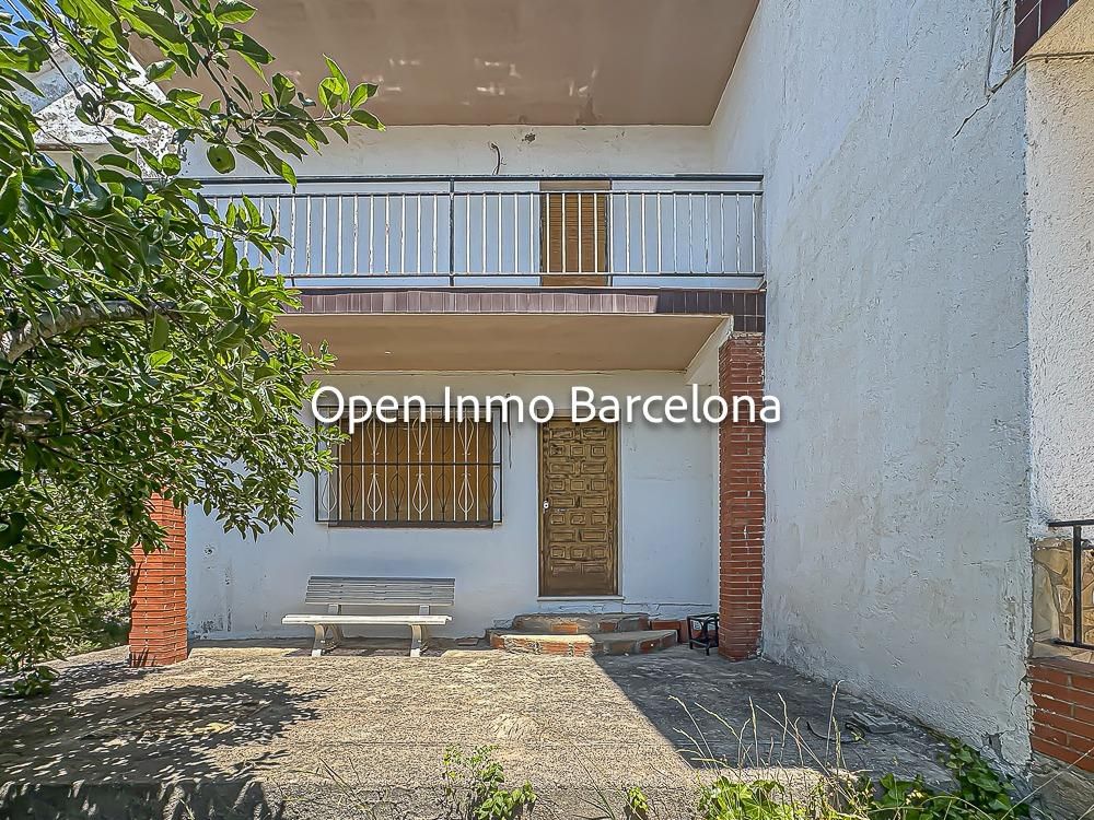 Vista exterior de Casa o xalet en venda en Canyelles amb Terrassa