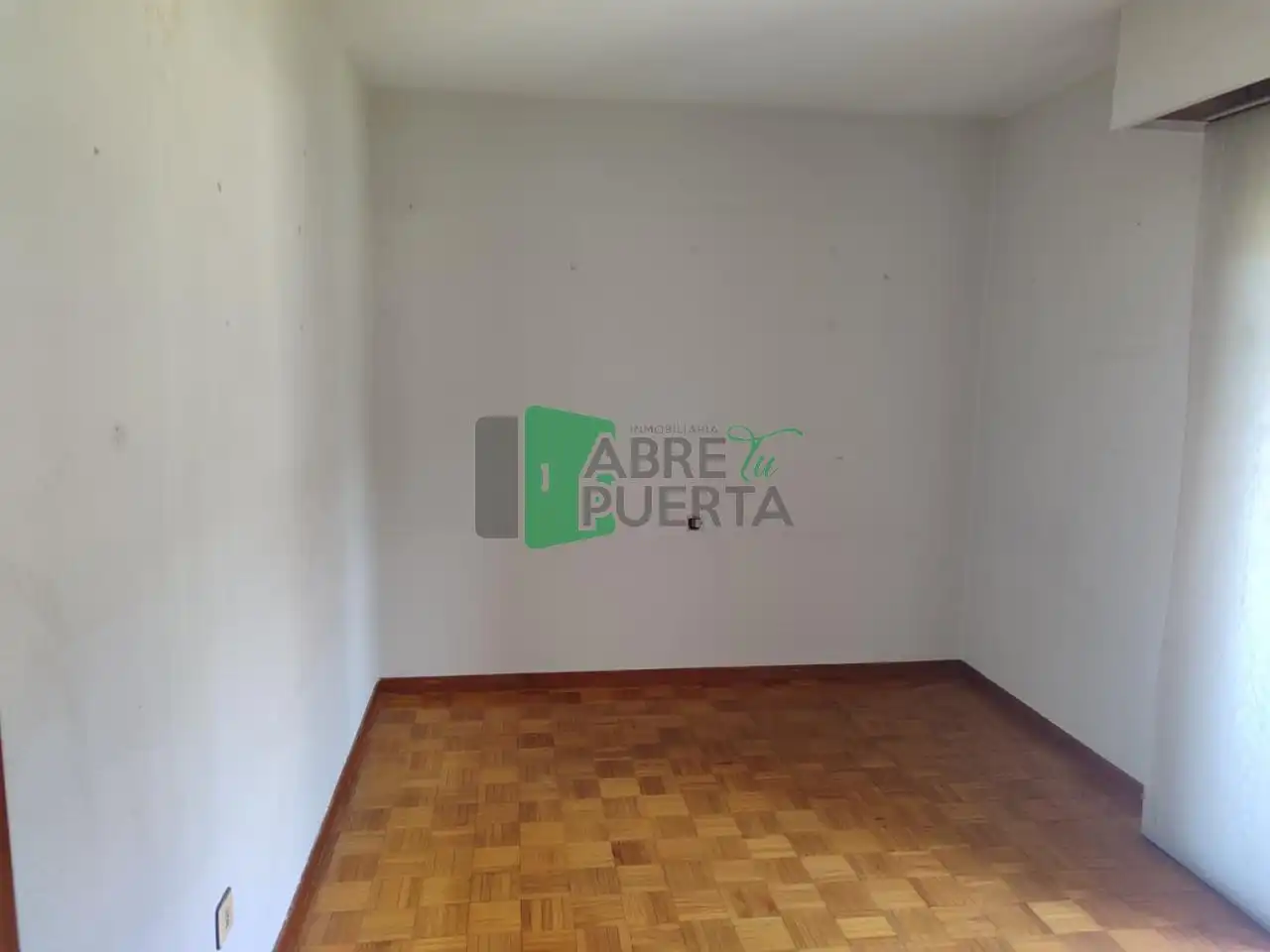 Piso en venta en Ourense Capital  con Calefacción, Parquet y Trastero