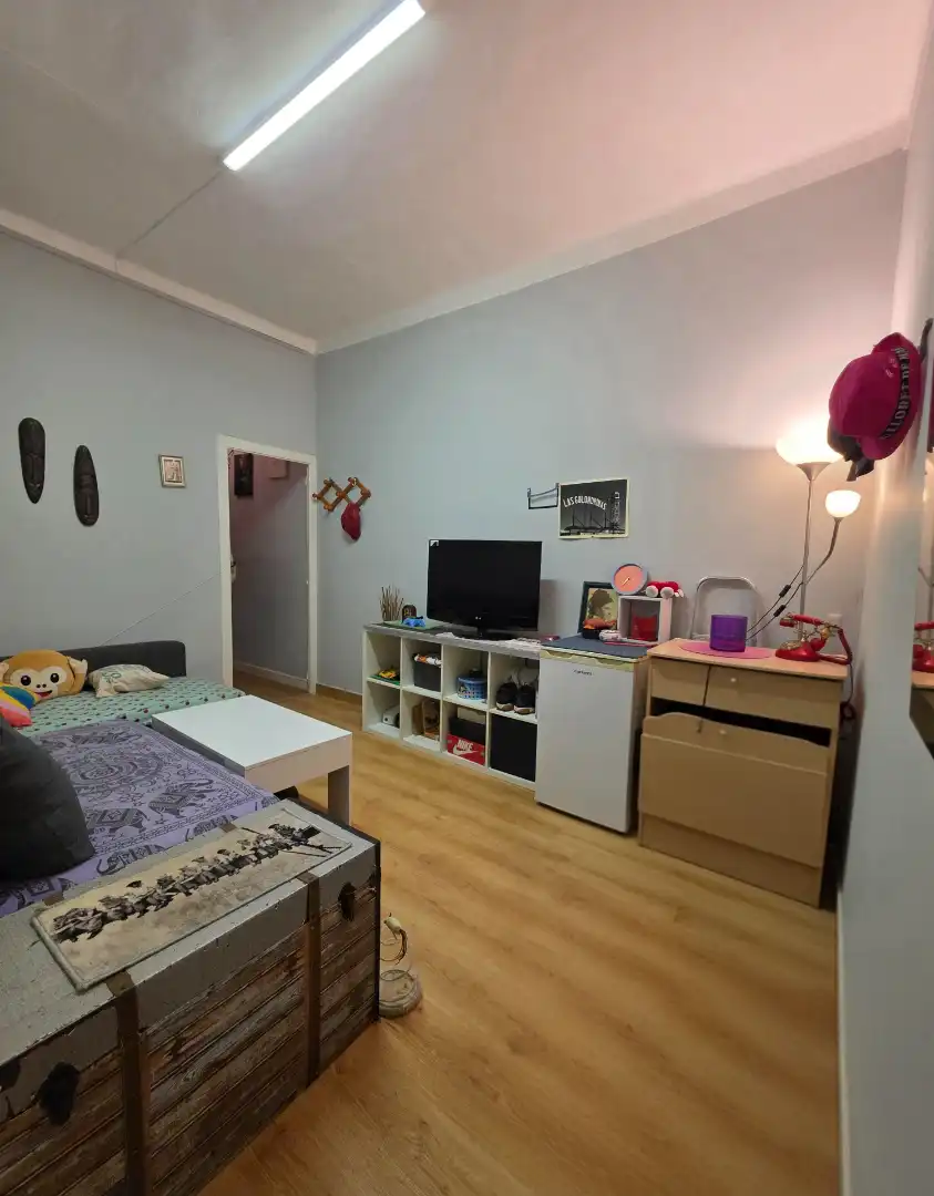 Habitación de Local en venta en Barcelona con Aire acondicionado, Parquet y Amueblado