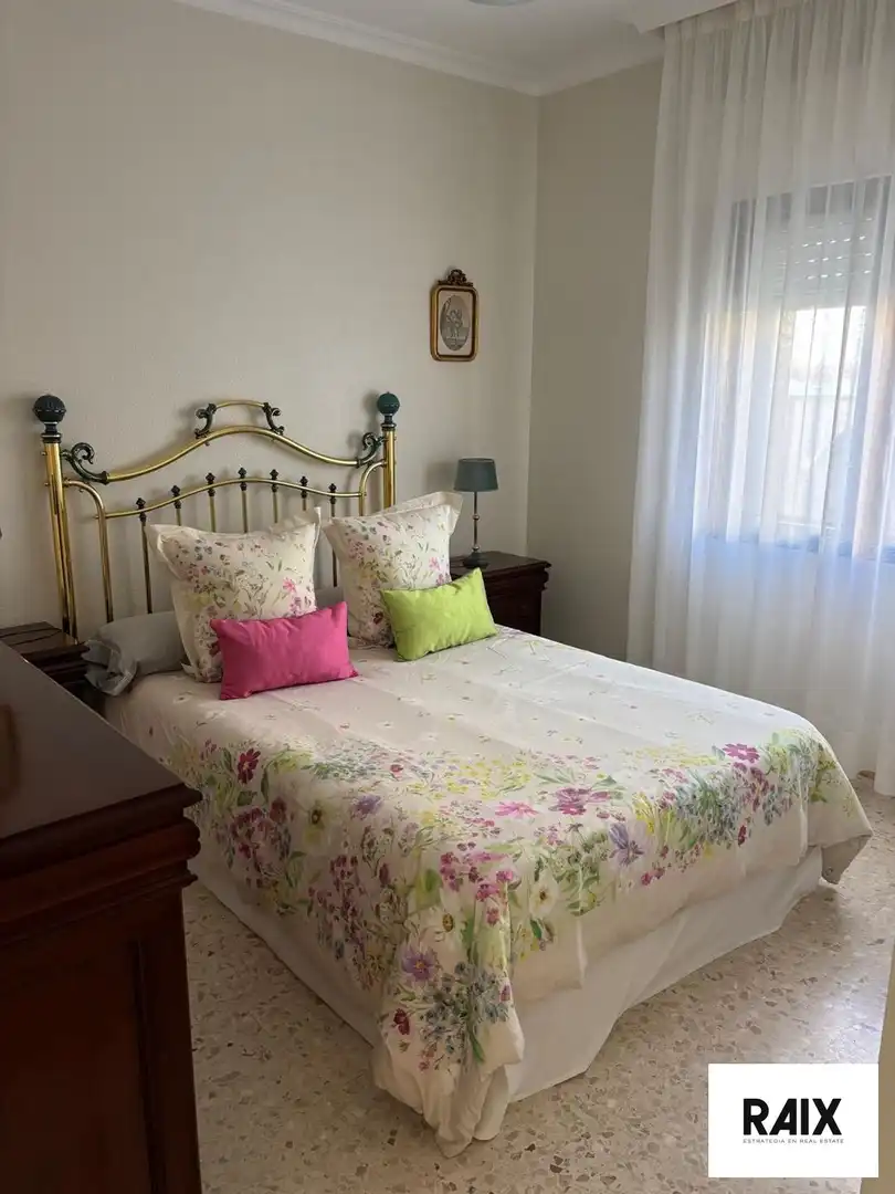 Habitación de Casa o chalet en venta en Algeciras con Calefacción, Terraza y Trastero