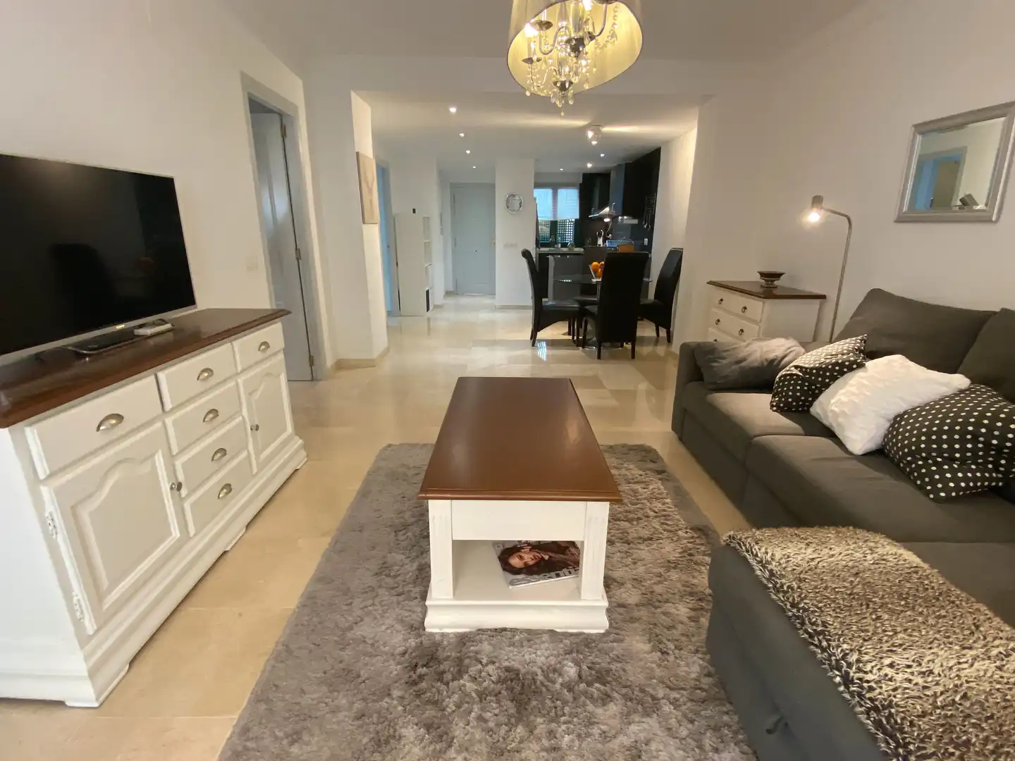 Sala de estar de Planta baja de alquiler en Estepona con Aire acondicionado, Calefacción y Terraza