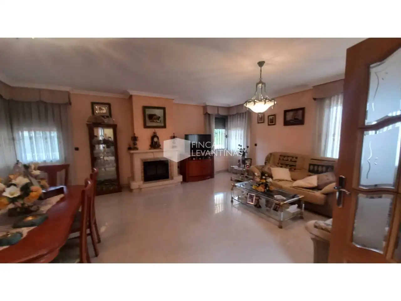 Sala d'estar de Casa o xalet en venda en San Vicente del Raspeig / Sant Vicent del Raspeig amb Aire condicionat, Jardí privat i Terrassa
