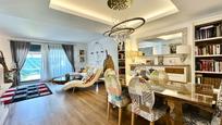Sala d'estar de Casa adosada en venda en Cambrils amb Aire condicionat i Piscina