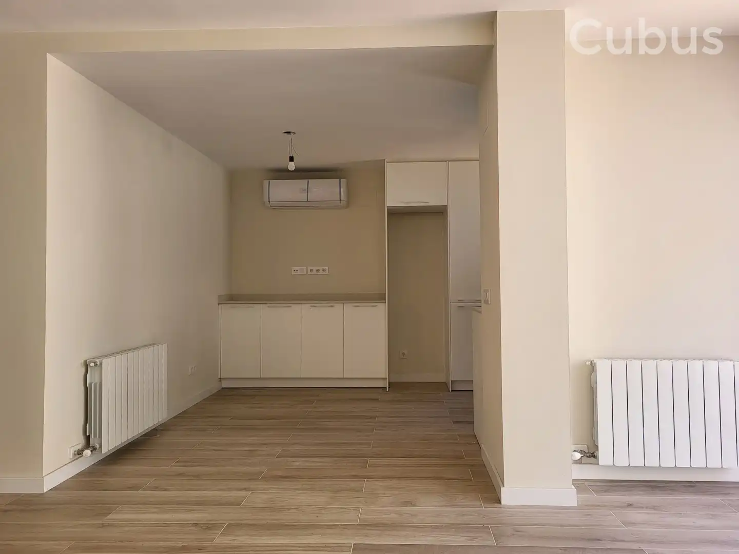Cuina de Casa adosada en venda en Olot amb Aire condicionat, Calefacció i Balcó