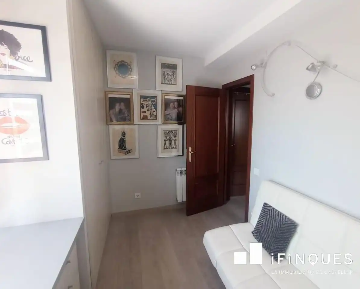 Dormitori de Pis en venda en Sabadell amb Aire condicionat, Calefacció i Parquet