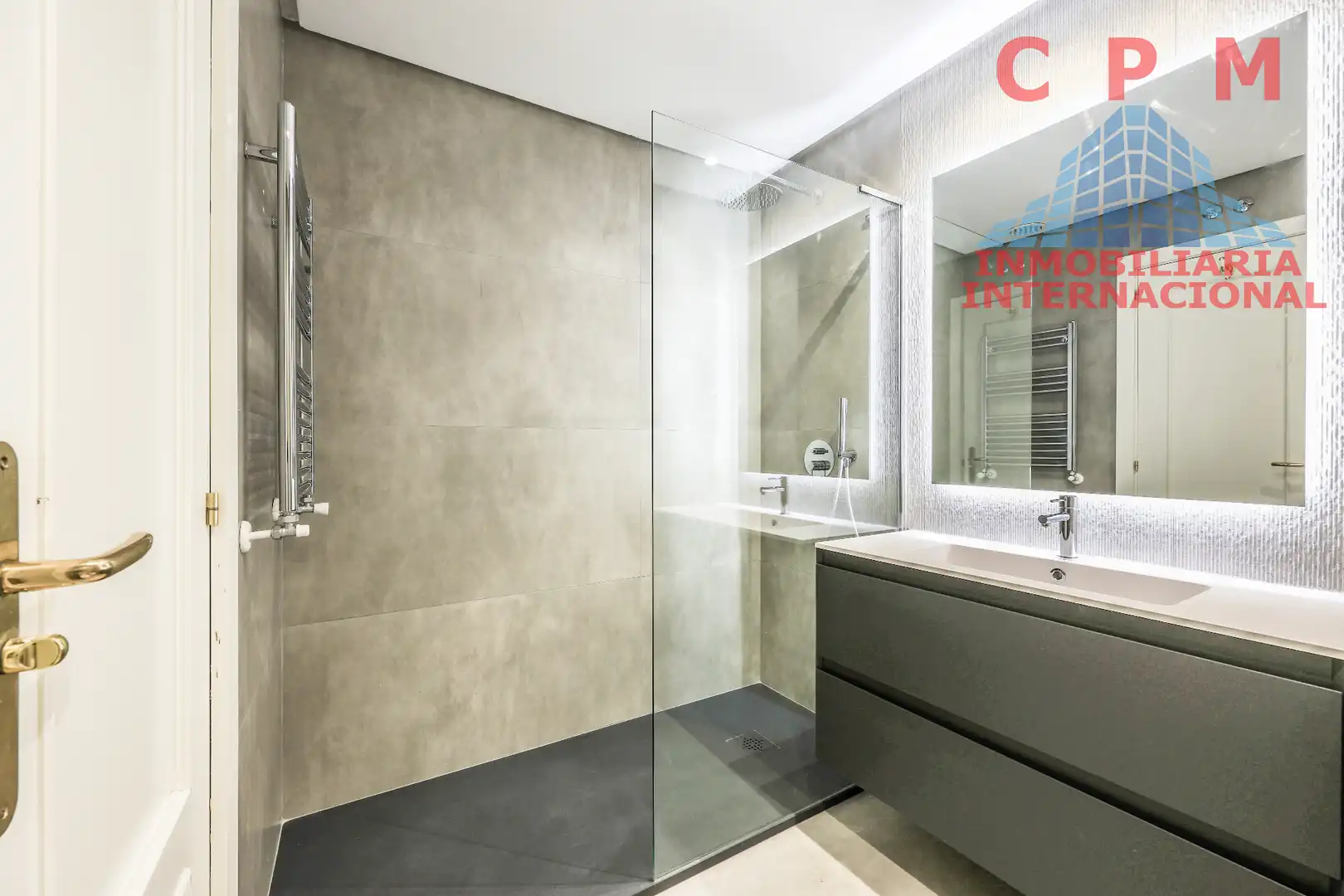Bathroom of Flat for rent in La Moraleja  with Air Conditioner, Heating and Parquet flooring