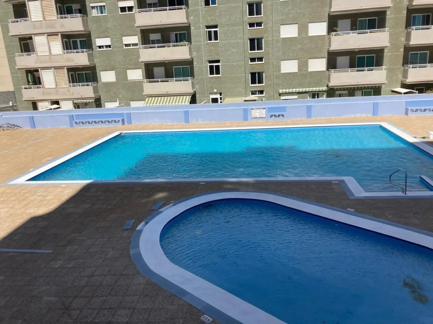 Schwimmbecken von Wohnungen miete in Candelaria mit Möbliert, Waschmaschine und Fernseher