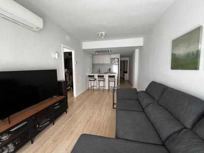 Living room of Flat for sale in  Barcelona Capital  with Balcony