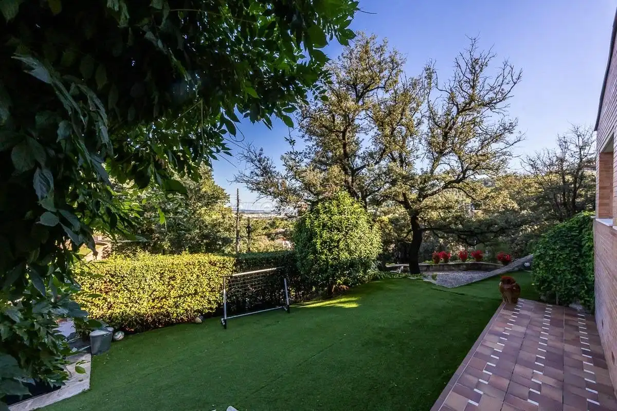 Jardí de Casa o xalet en venda en Castellar del Vallès amb Calefacció, Jardí privat i Terrassa