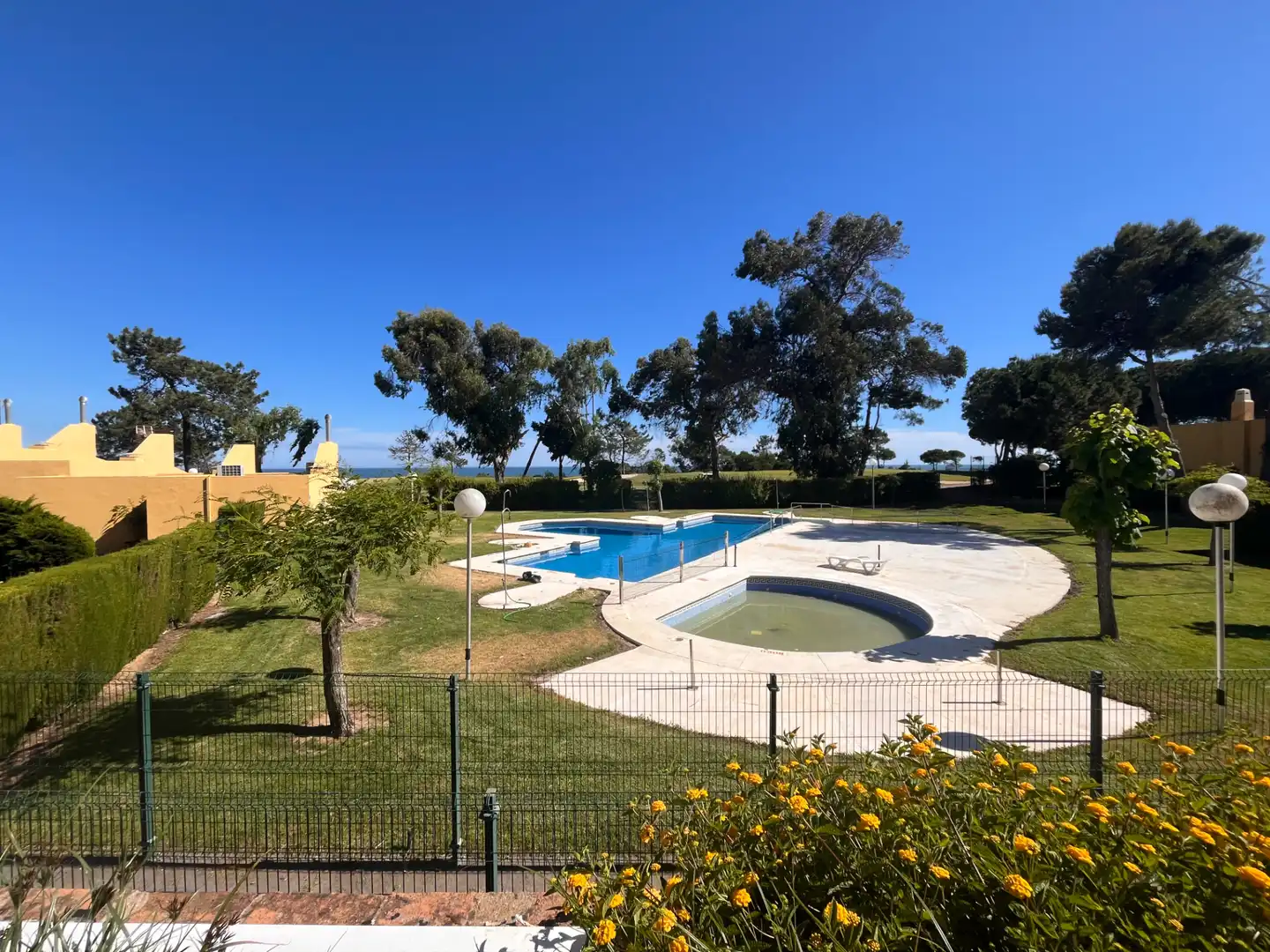 Swimming pool of Flat for sale in Islantilla  with Air Conditioner, Terrace and Furnished