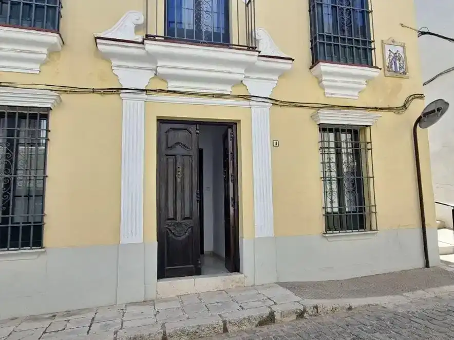 Vista exterior de Casa adosada en venda en Estepa amb Aire condicionat i Balcó