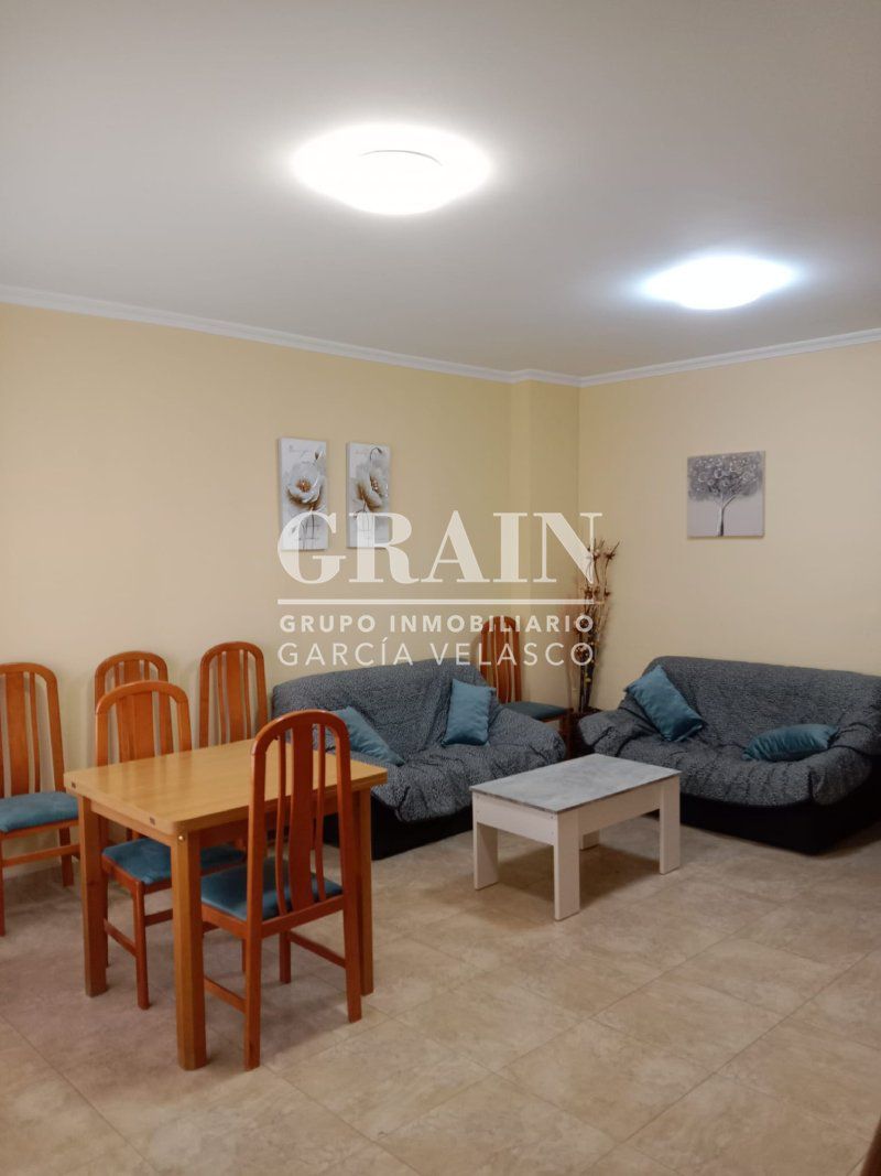 Vista exterior de Casa adosada en venda en Pozohondo amb Calefacció i Balcó