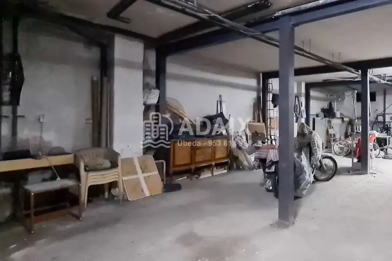 Casa o xalet en venda en Úbeda amb Aire condicionat, Traster i Balcó