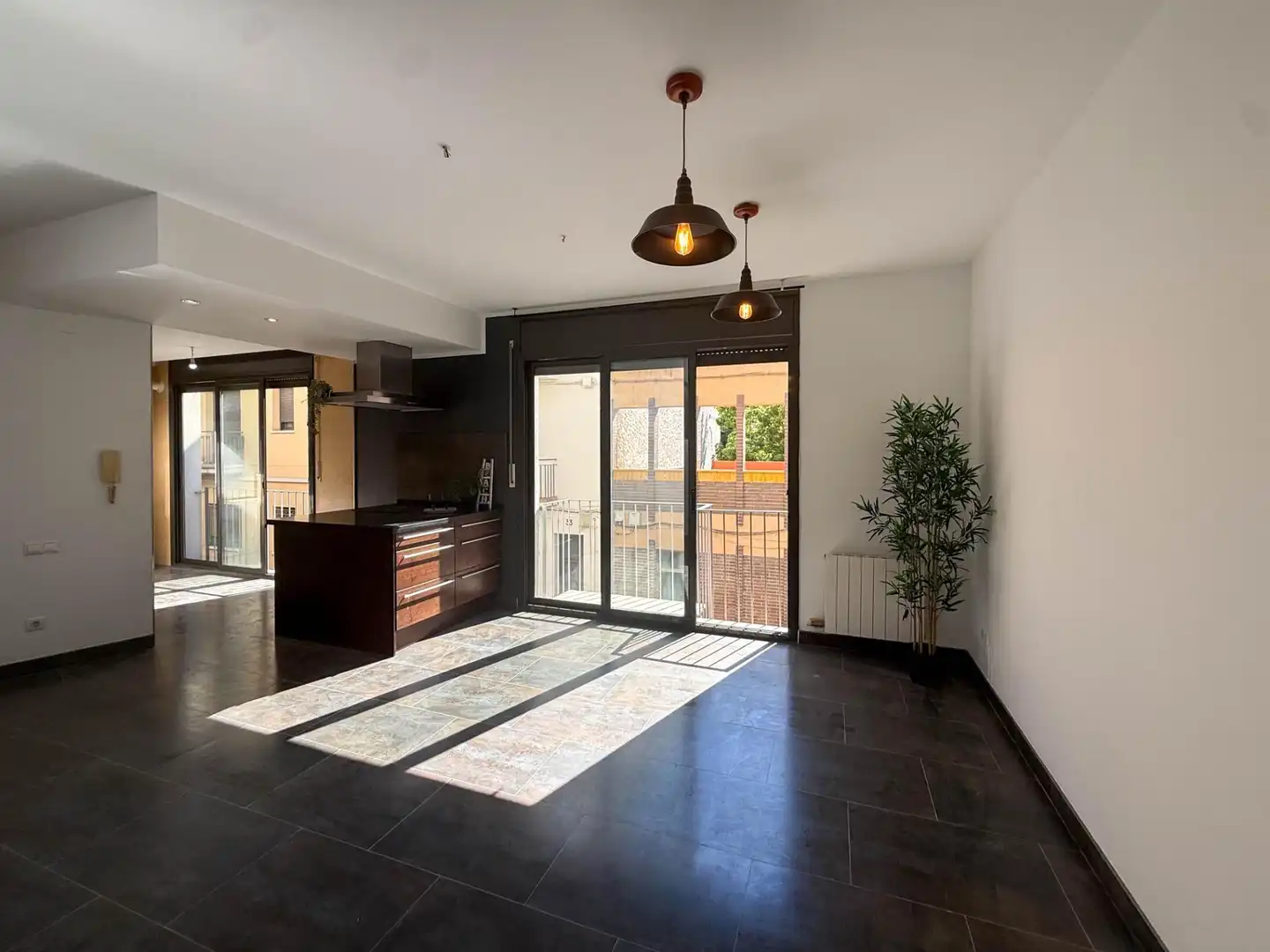 Wohnzimmer von Haus oder Chalet zum Verkauf in Vilanova i la Geltrú mit Heizung, Terrasse und Balkon