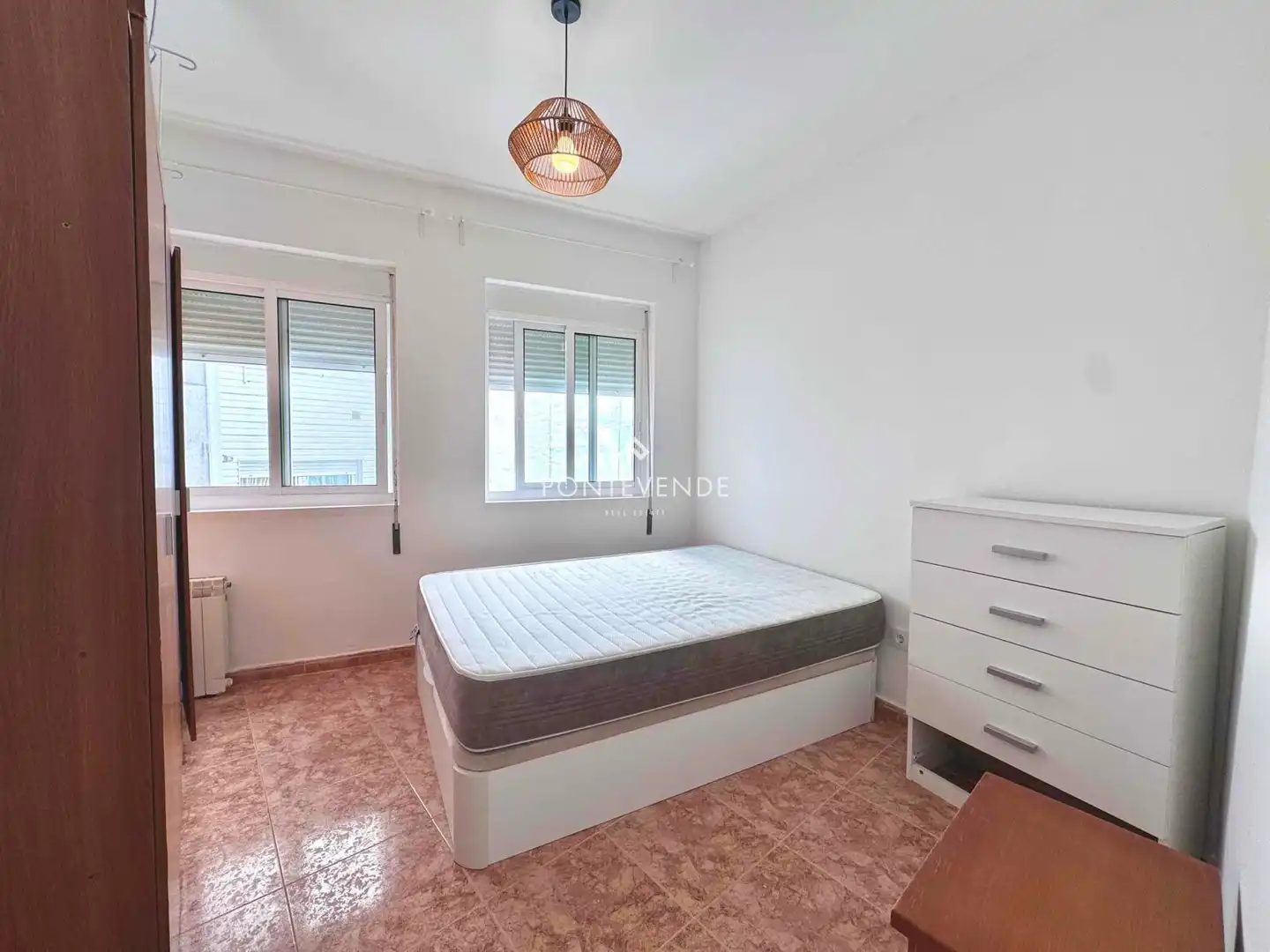 Bedroom of Flat for rent in Pontevedra Capital 