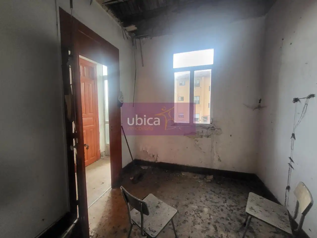 Dormitori de Casa adosada en venda en Vigo  amb Jardí privat
