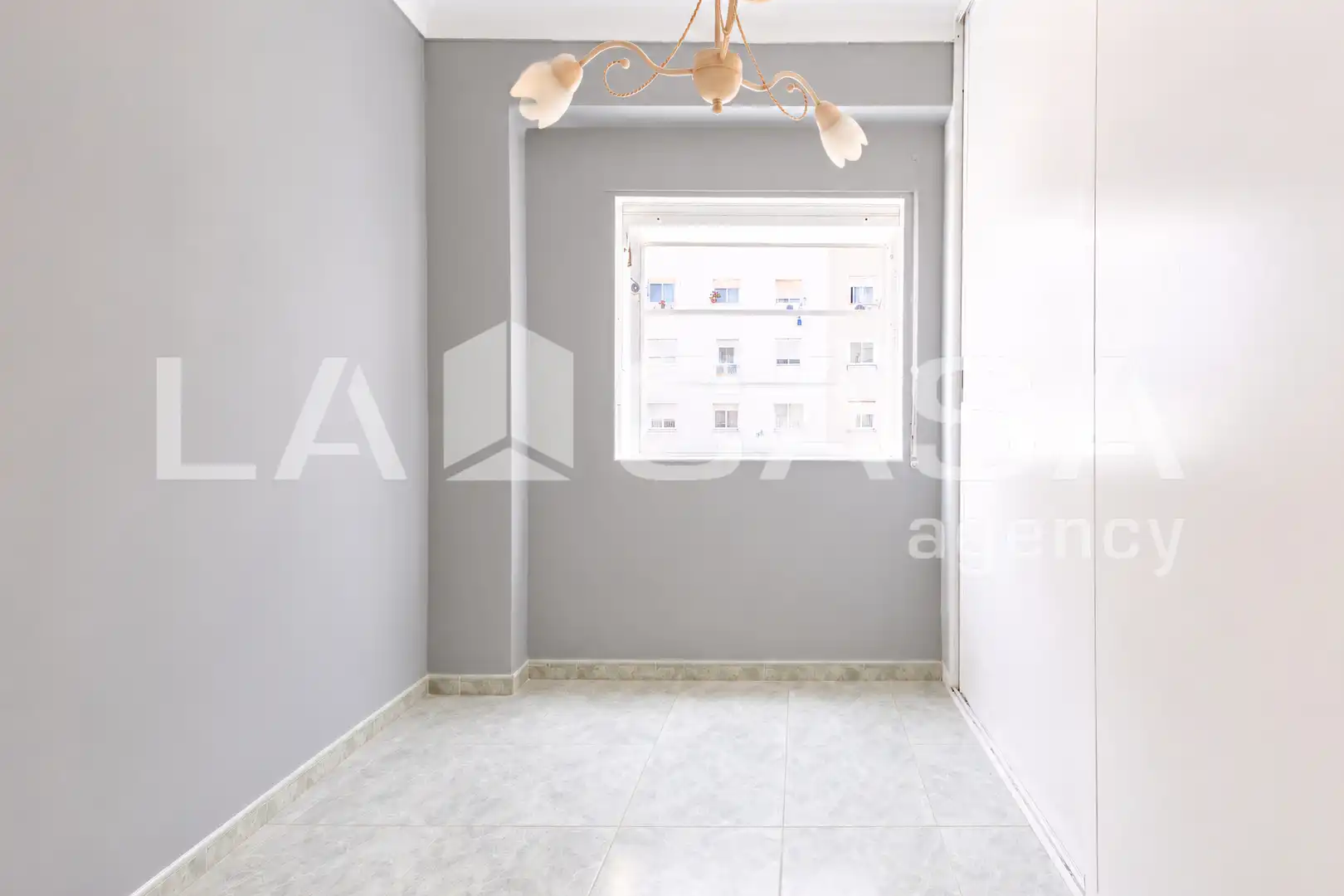Bedroom of Flat for sale in Valencia