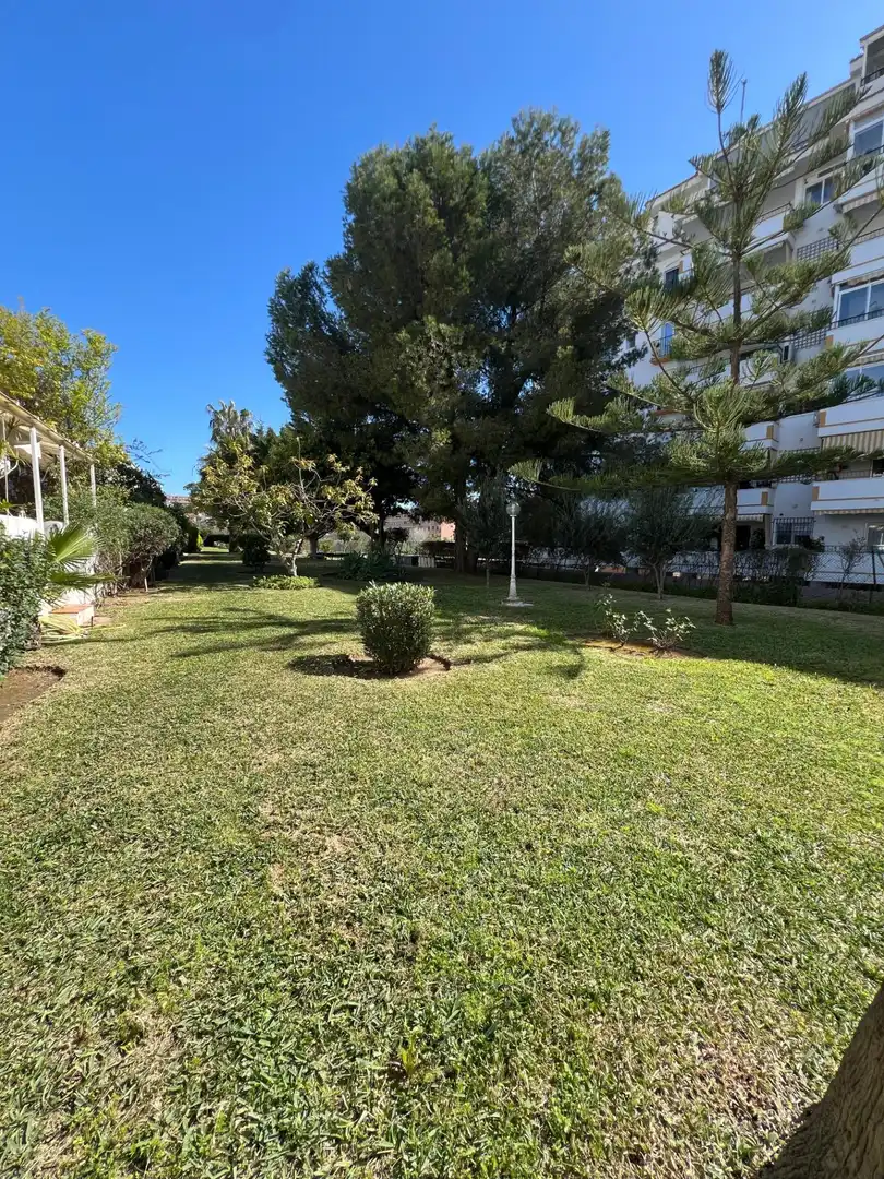 Casa adosada en venda en Fuengirola amb Aire condicionat, Jardí privat i Terrassa