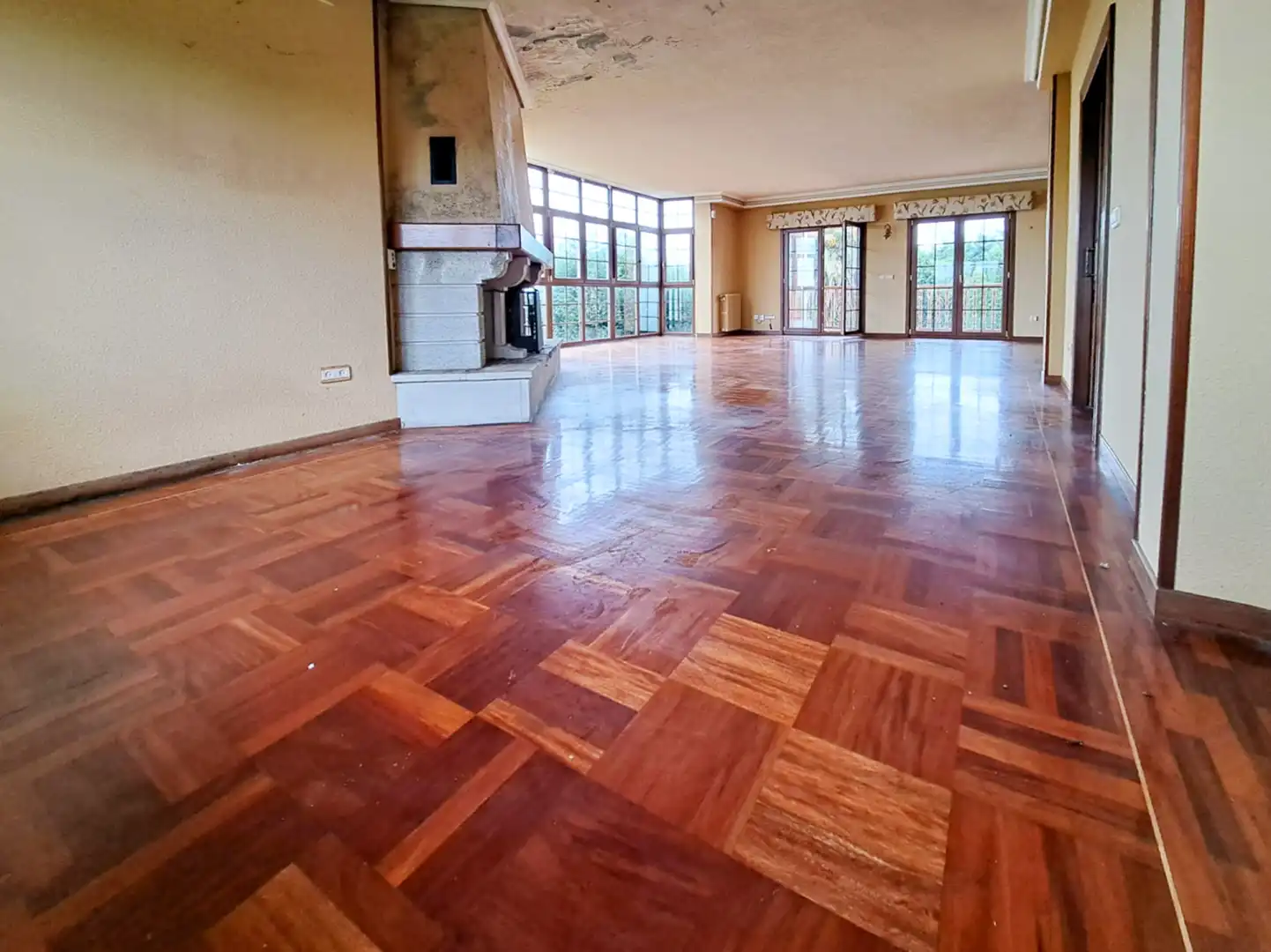 Living room of Houses for sale in Castrillón  with Heating, Private garden and Parquet flooring