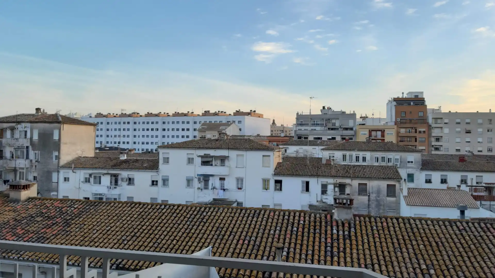 Vista exterior de Pis en venda en Gandia amb Moblat i Balcó