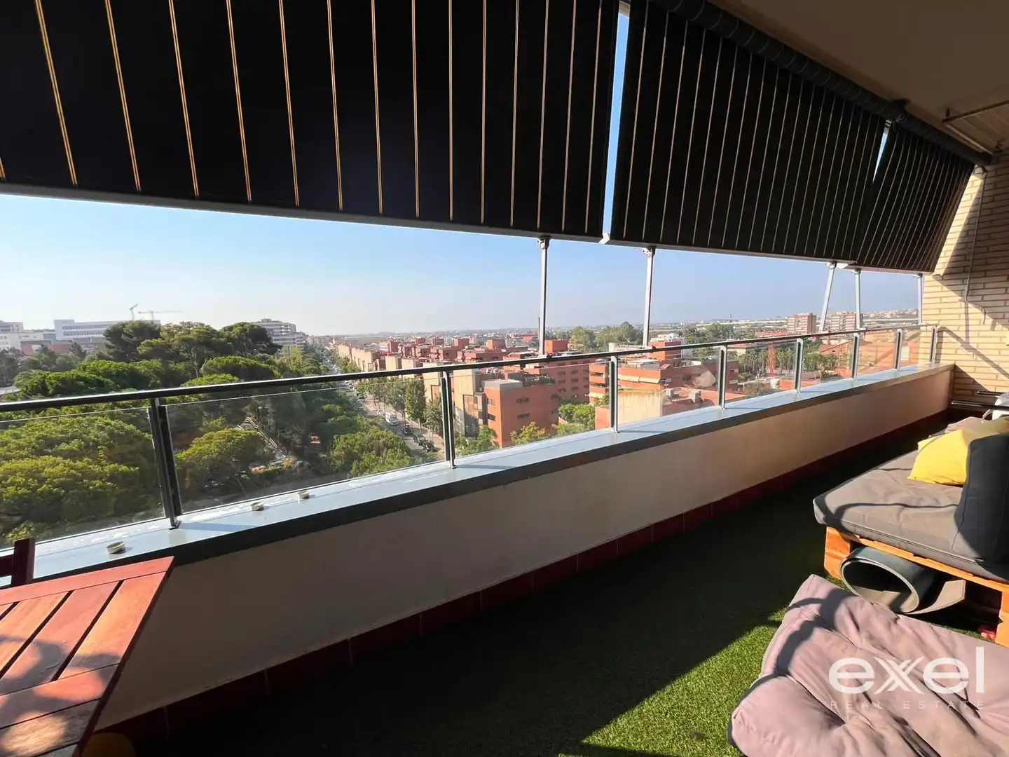 Terrasse von Wohnung zum Verkauf in Sant Joan Despí mit Klimaanlage, Heizung und Parkett