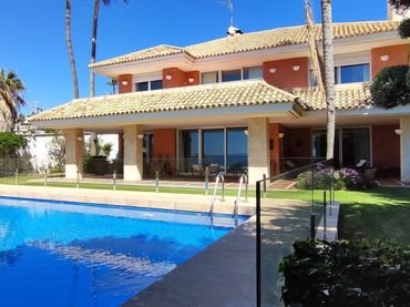 Villa mit Pool zum Verkauf in Avenida de la Costa Blanca