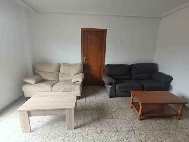 Piso en Alquiler en Calle Volta en San Bernardo