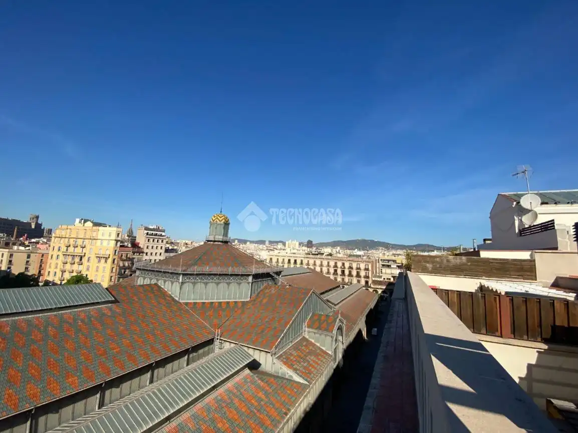 Exterior view of Flat for rent in Barcelona  with Air Conditioner and Terrace