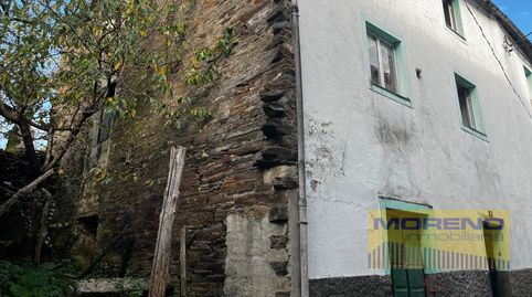 CASA DE 3 PLANTAS SEMISOTANO PLANTA BAJA PRIMERA Y SEG8NDA EN CENTRO URBANO DE SAMOS.