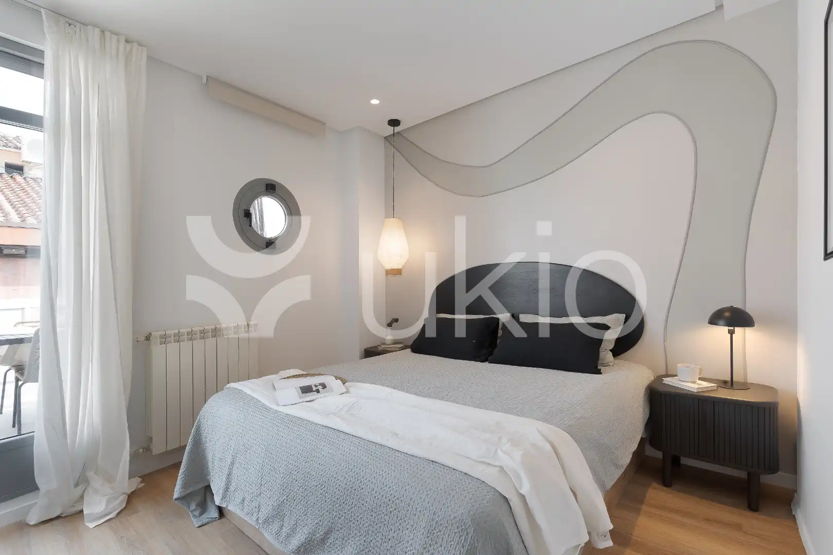 Dormitori de Apartament de lloguer en Madrid amb Aire condicionat, Calefacció i Terrassa