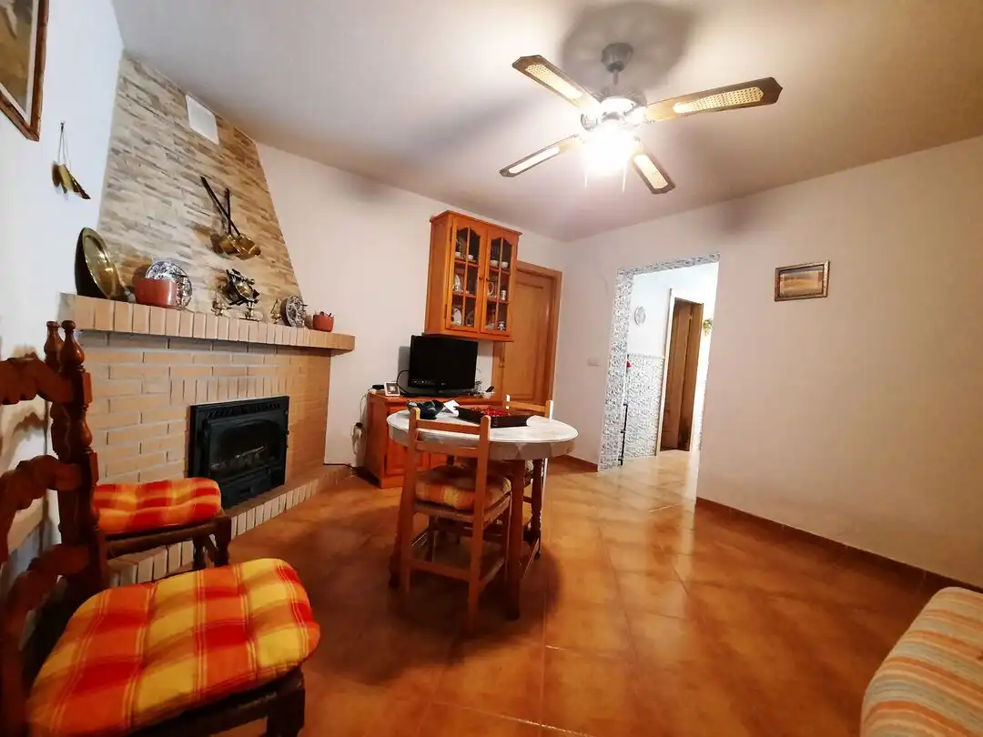 Sala de estar de Casa o chalet en venta en Escalona con Calefacción y Alarma