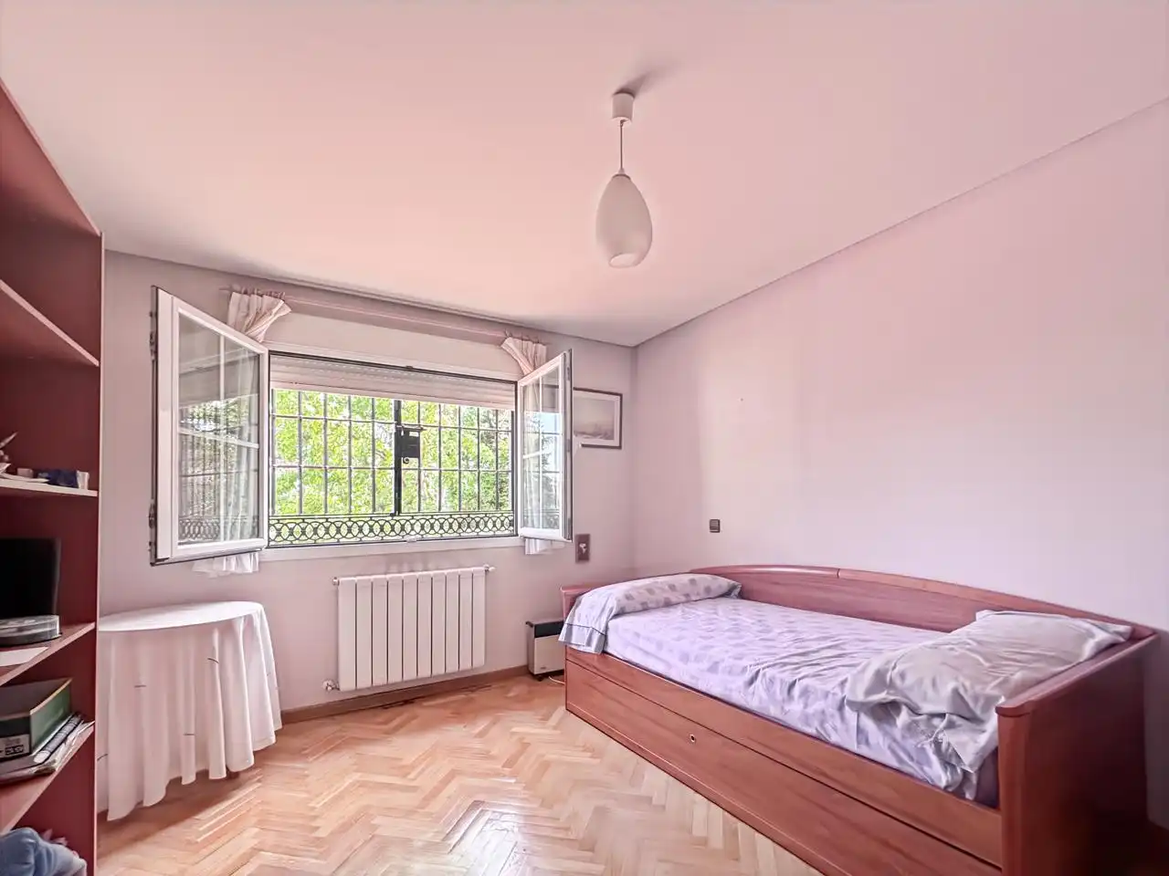 Dormitori de Casa o xalet en venda en Galapagar amb Calefacció, Jardí privat i Parquet