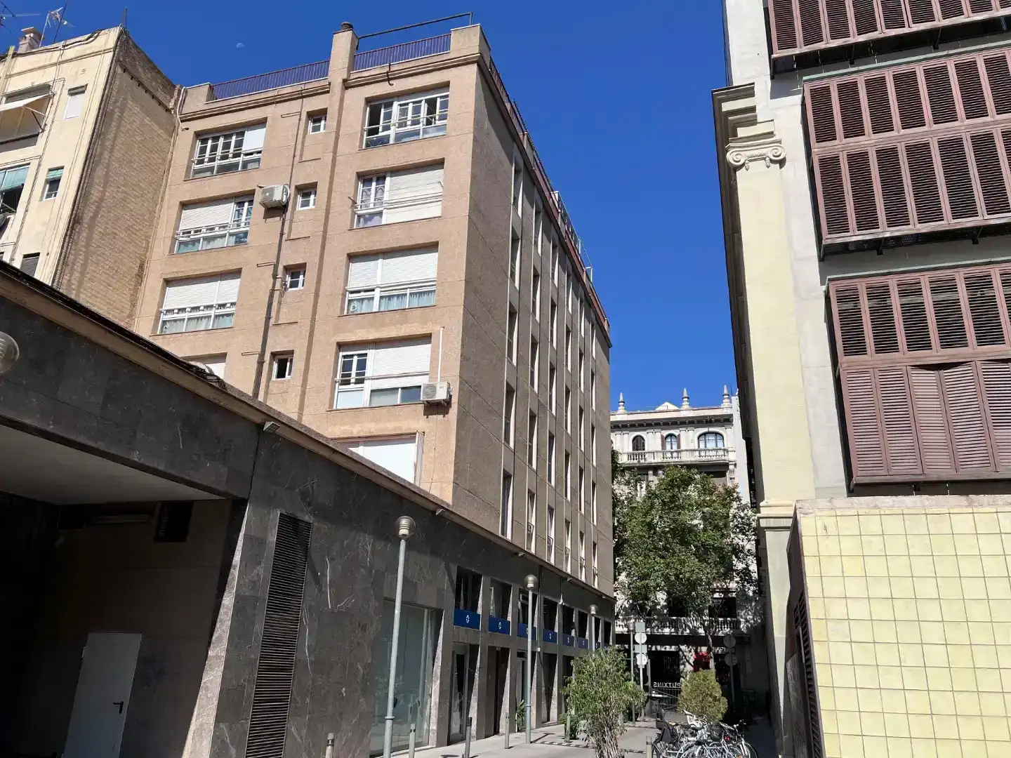 Vista exterior de Piso en venta en  Barcelona Capital