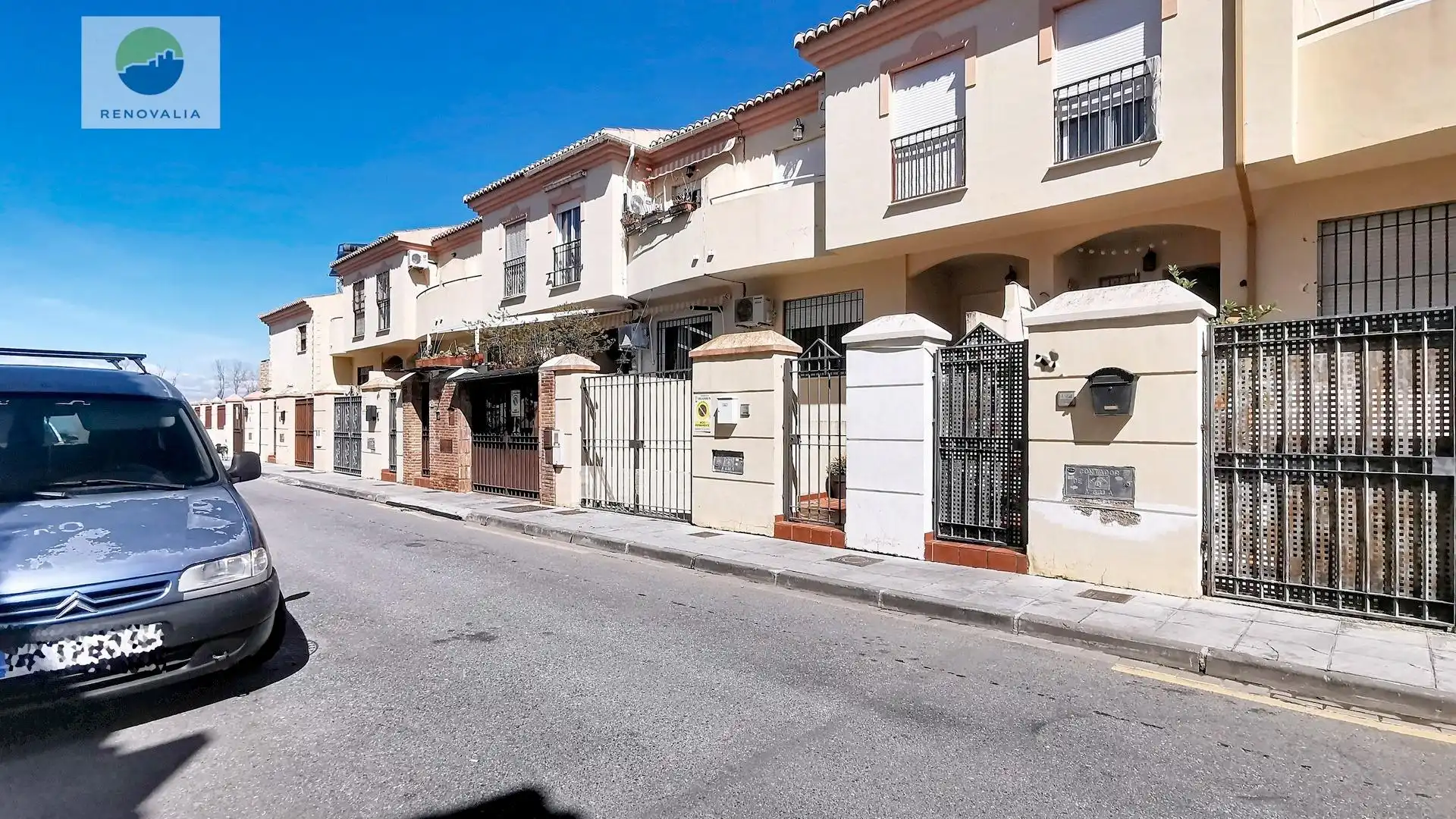 Vista exterior de Casa adosada en venta en Ogíjares con Aire acondicionado, Calefacción y Terraza